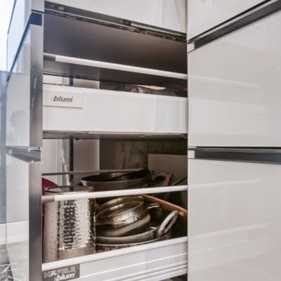 3 No. Of Tandem Drawer By hAFELE With Full Orgnised Storage