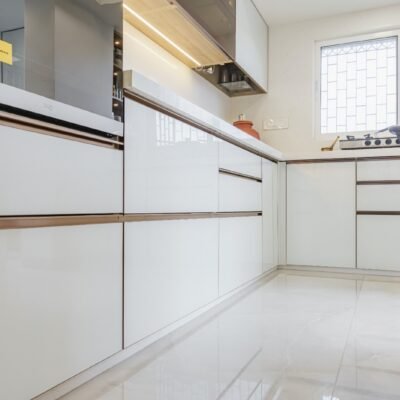 A beautiful fusion of style and functionality - backpainted toughened glass finish - kk modular kitchen lower parel (26)