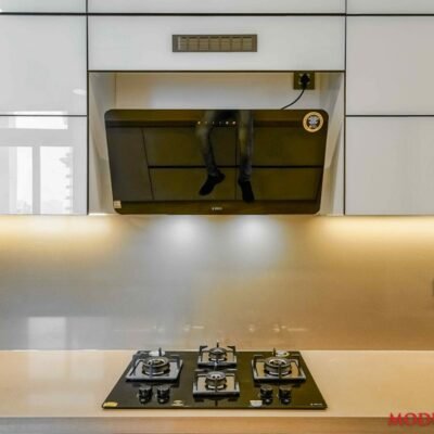 Inbuilt Hob And Incline Chimney