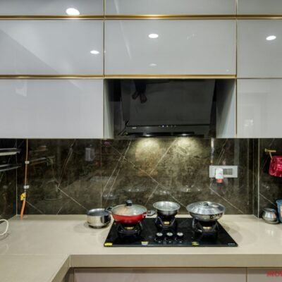 Inbuilt Hob + Cross Line Chimney