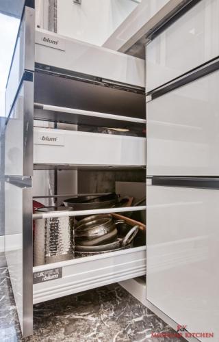 3 No. Of Tandem Drawer By hAFELE With Full Orgnised Storage