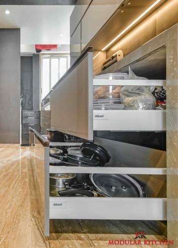 Antaro Box By Blum Weight Capacity - 65 Kg