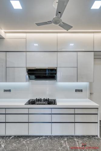 Back Painted With With White Quartz Counter Top  Backsplash
