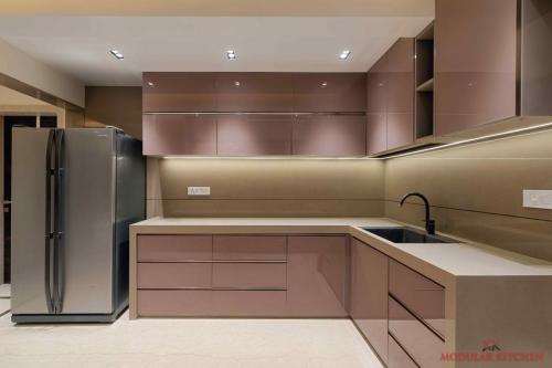 Beige Color  Beige Quartz Counter Top + Dado