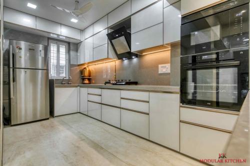 Full Back Painted Glass With Rose Profile With Rose Gold Slim G Handle