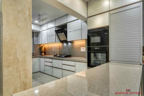 Island Counter Attached With Rolling Shutter