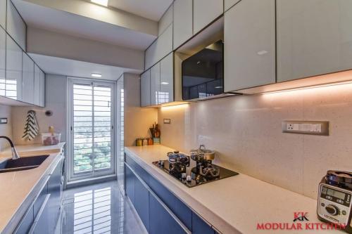 Super Matt Finish Laminate With Back Painted Toughened Glass