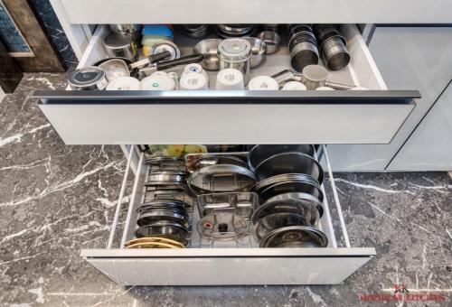 Thali And Plate Holder