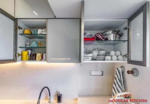 Top Shelevs Storage (2)