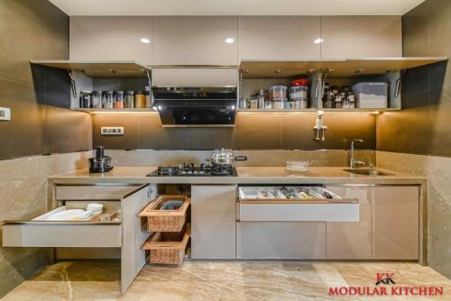 With All Hafele Fitting And Organiser With Wicker Basket