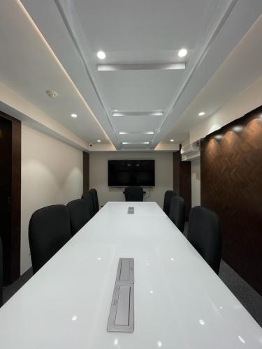 commercial-interior-designers-in-mumbai-Design-your-oofices-from-KK-Modular-Kitchens-and-Interior-in-Mumbai-14